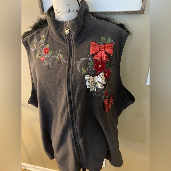 Christmas holiday vest Holiday editions size 3X woman’s black red feathe… - Picture 1 of 7